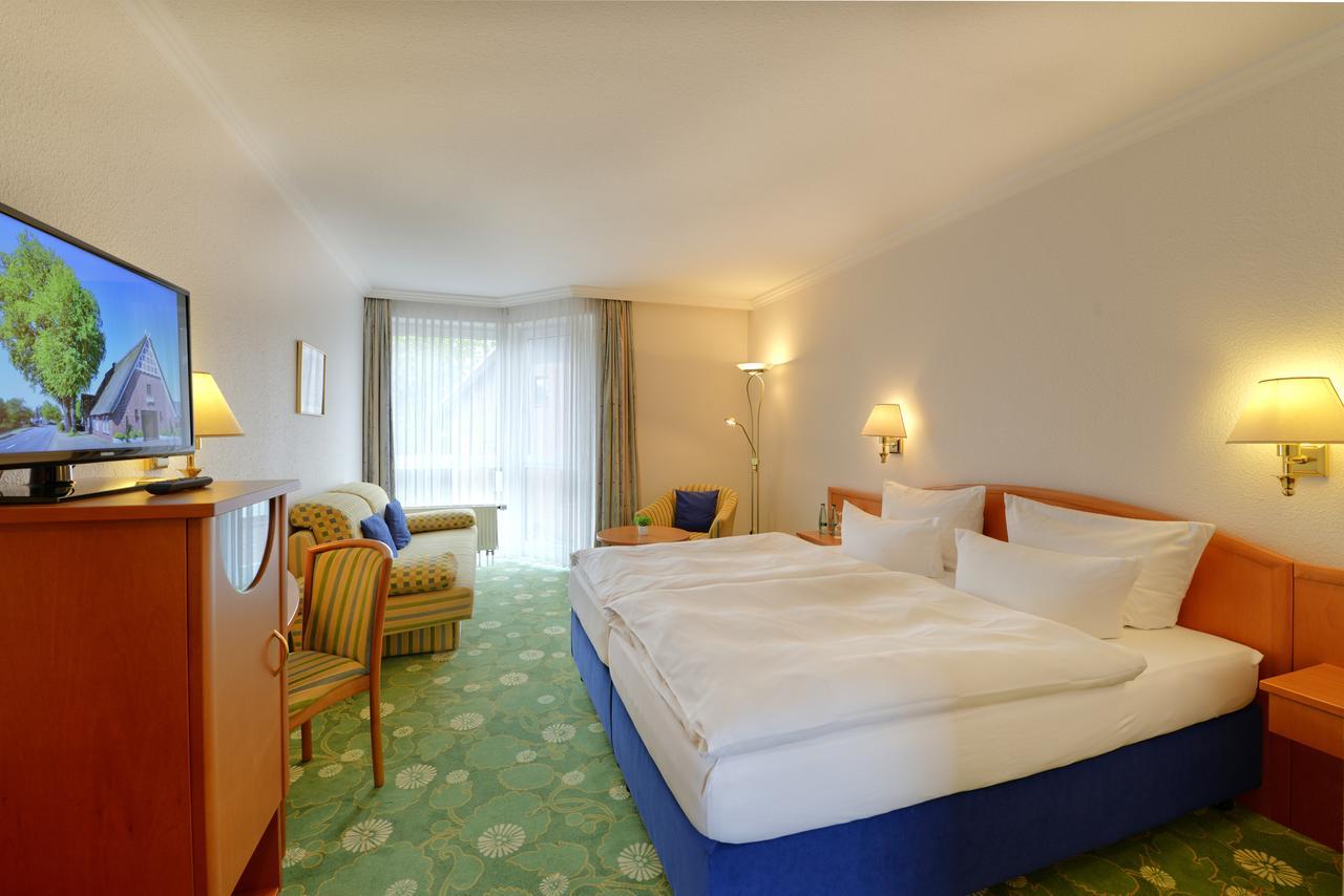 Landhotel Zur Eiche Букстехуде Екстериор снимка