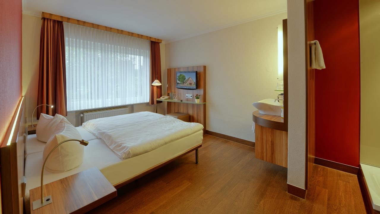 Landhotel Zur Eiche Букстехуде Екстериор снимка